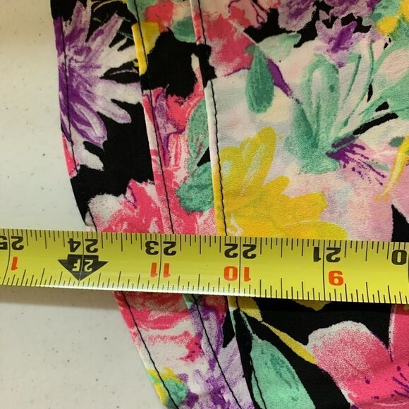 Leyden floral blouse  - Picture 11 of 11